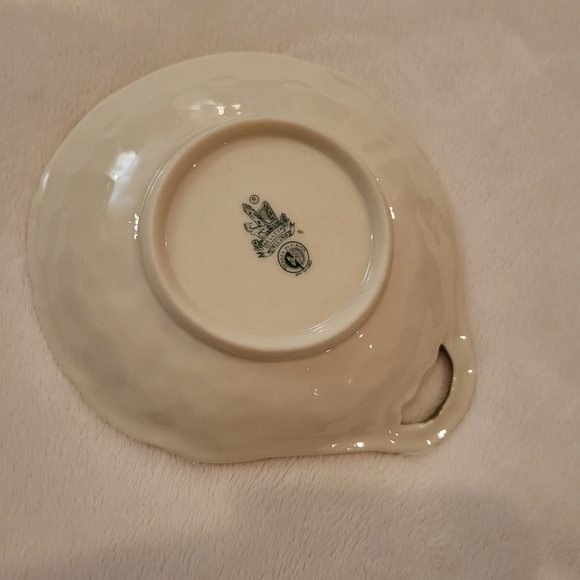 Vintage Belleek Shamrock Pattern Butter Server NWT - Picture 5 of 7